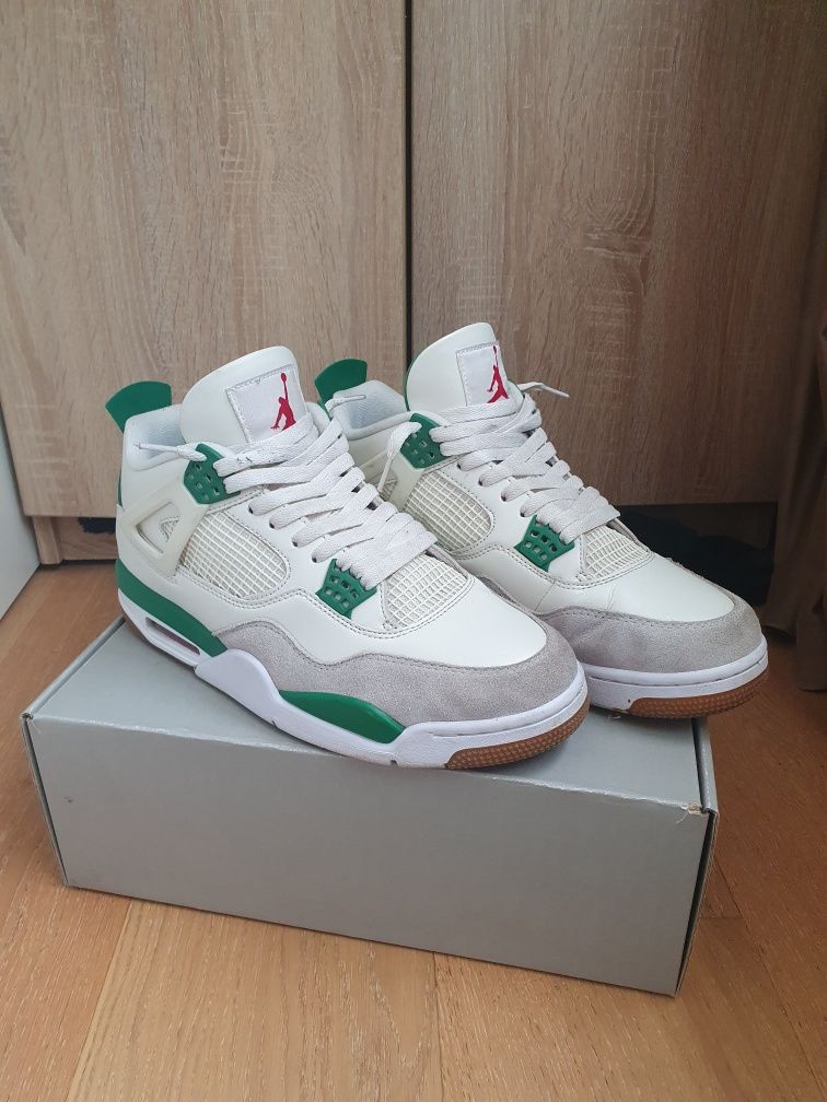 Jordan 4 retro SB Pine Green