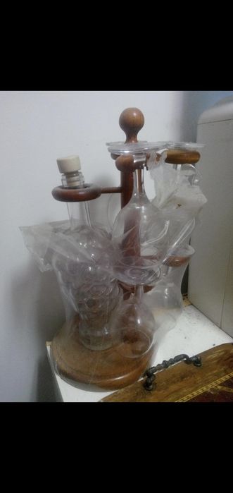 Rastel Suport pahare ornamental + 6 pahare de tarie si o sticla cu dop