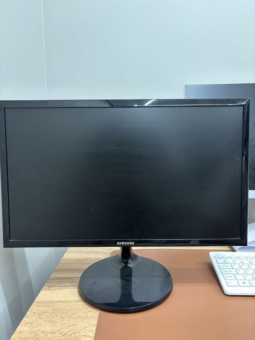 Монитор Samsung 21.5