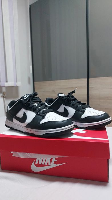 Продавам Nike Dunk Panda