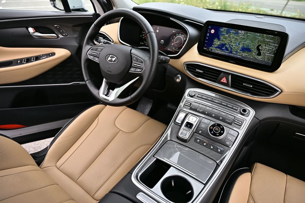 Hyundai Santa Fe ==SIGNATURE EDITION==Panorama==Camera Video==Distronic+Lane+Side==AWD=