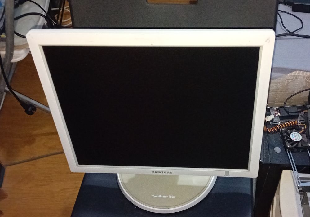 Samsung SyncMaster monitor