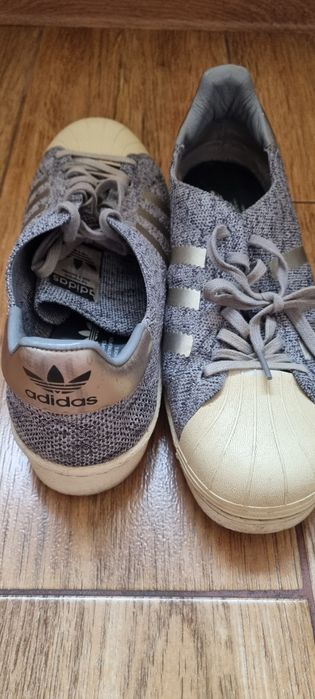 Adidasi Adidas         .