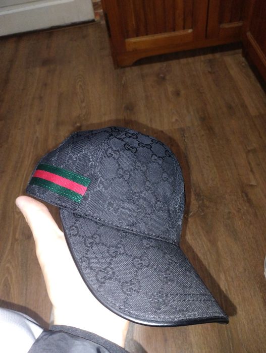 Vând șapcă Gucci originala