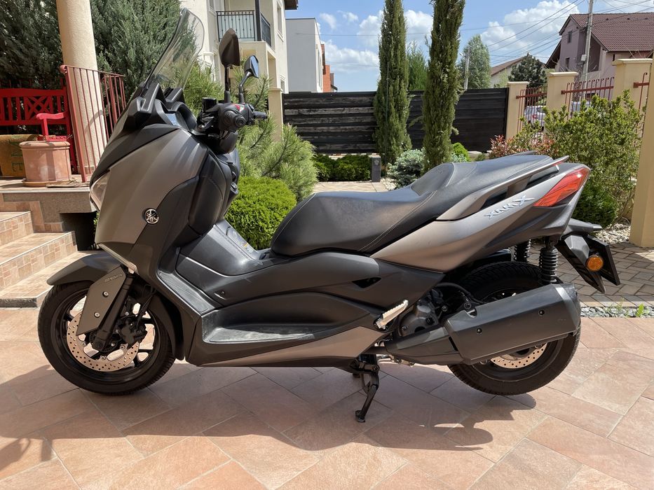 Scuter Yamaha XMax 300  6700 km! +2 casti incluse!