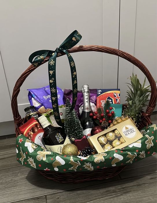 Новогодние корзины , подарочные корзины