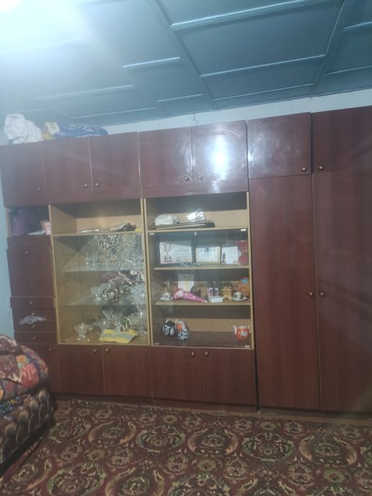 Uy jihozlari sotiladi