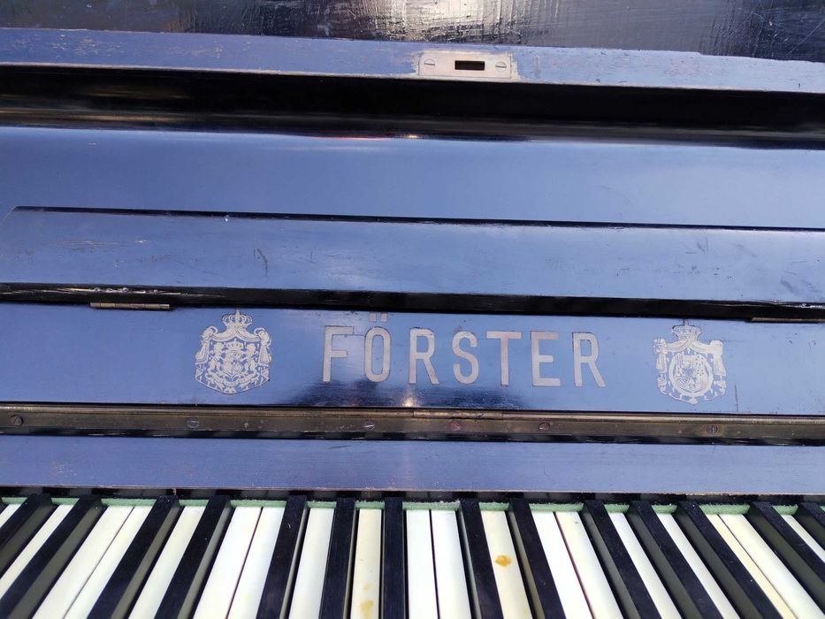 Pianina Forster placa bronz