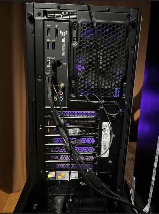 Геймърски компютър нов в гаранция