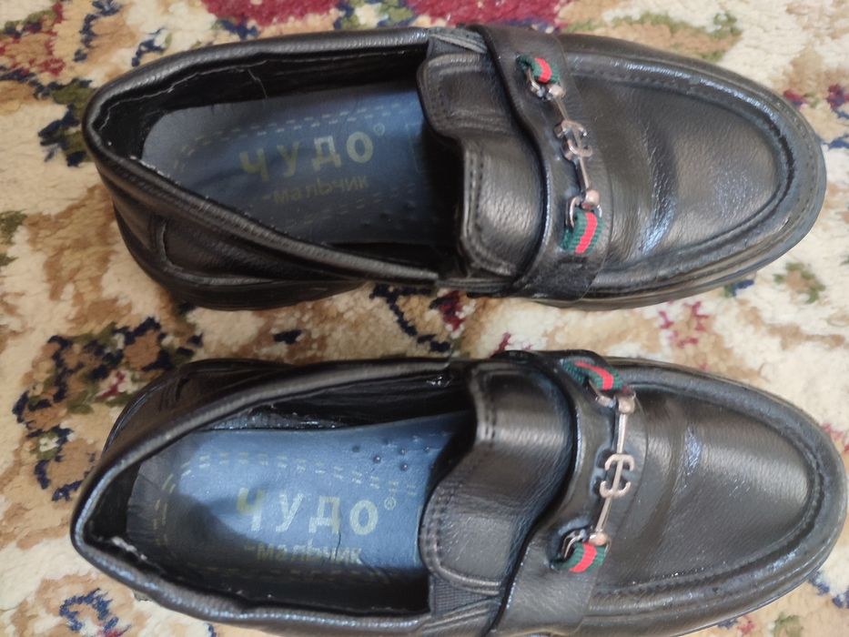 Детские комбинезон и обувь