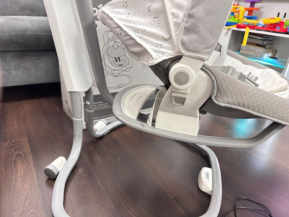 Електрическа люлка шезлонг Joie