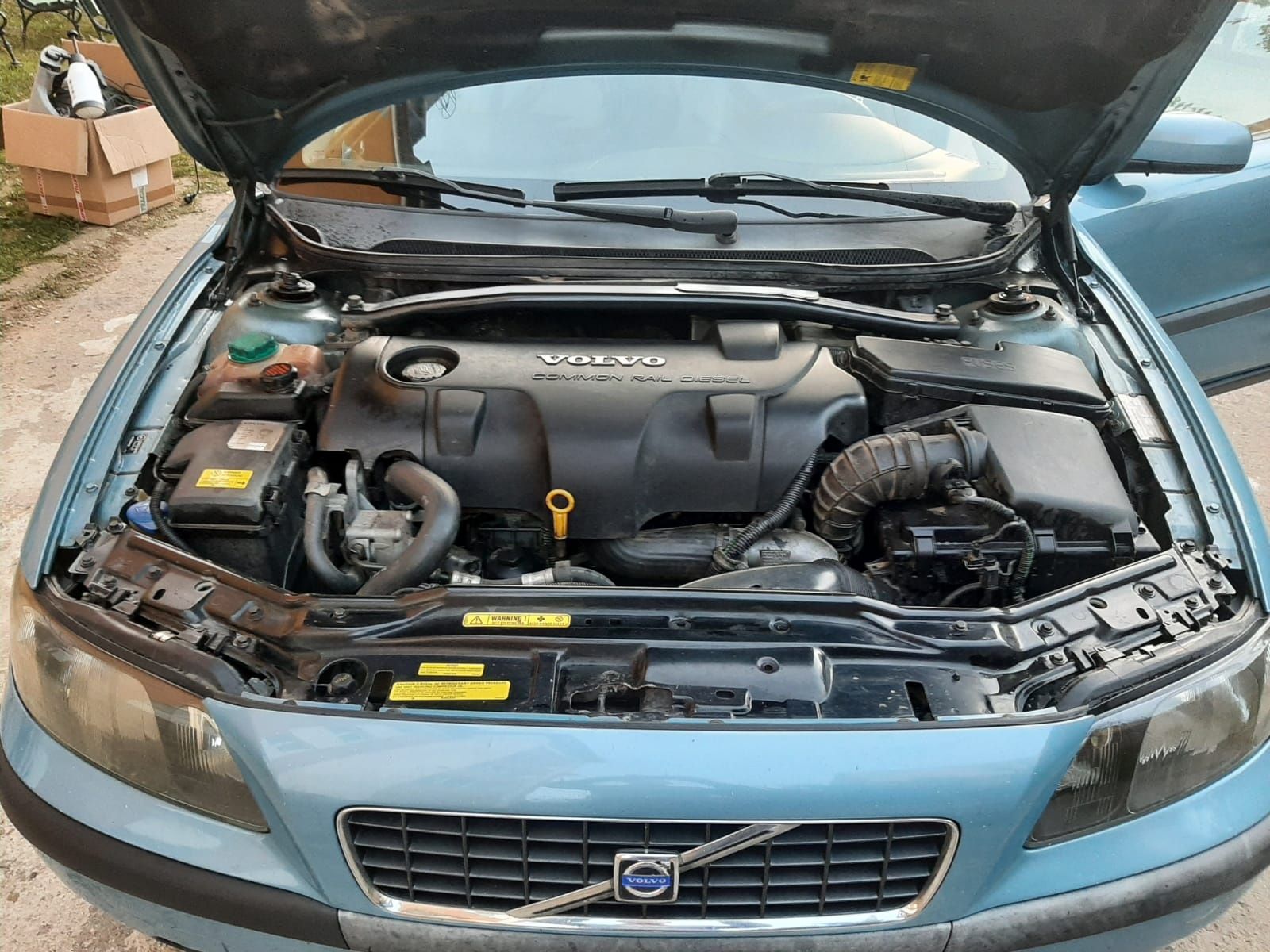 Volvo S60 ,motor defect ,cureaua ruptă ,estetic se prezintă bine !