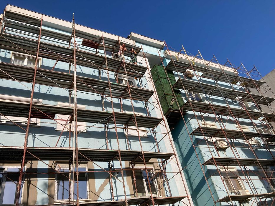 Schelă metalică de închiriat cu montaj autorizat la cerere