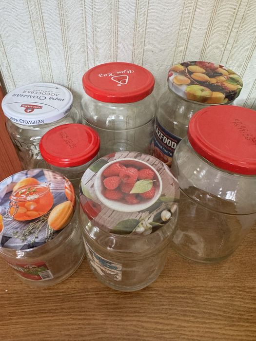 Продам стеклянные банки 0.5, 1,2,3. кому нужно обращаться на вацап