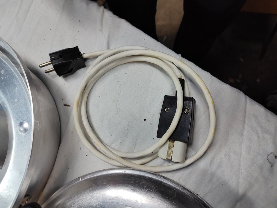 Електрическа тенджера