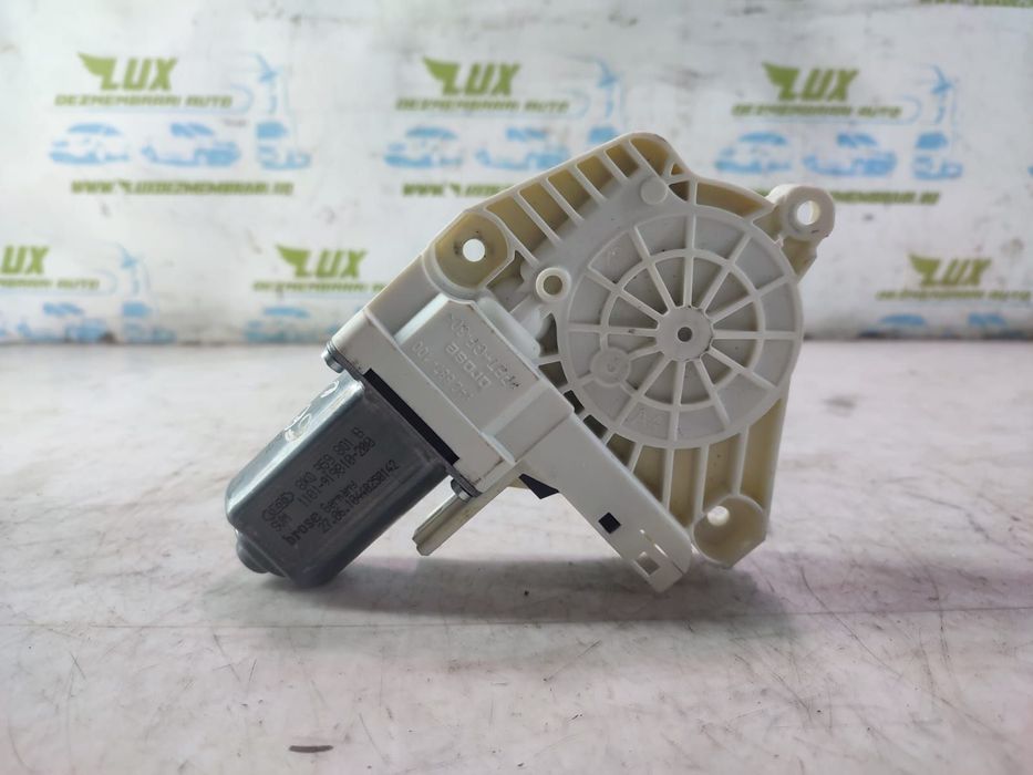 Motoras geam dreapta 8K0959801B Audi A8 D4/4H [2010 - 2014] 4.2 tdi C