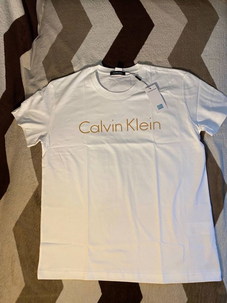 Футболки Calvin Klein