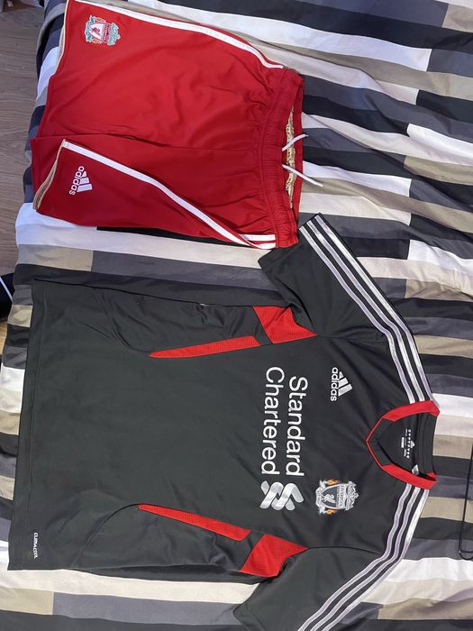 Оригинален екип Liverpool FC - Adidas (2011) – фланелка S + шорти M