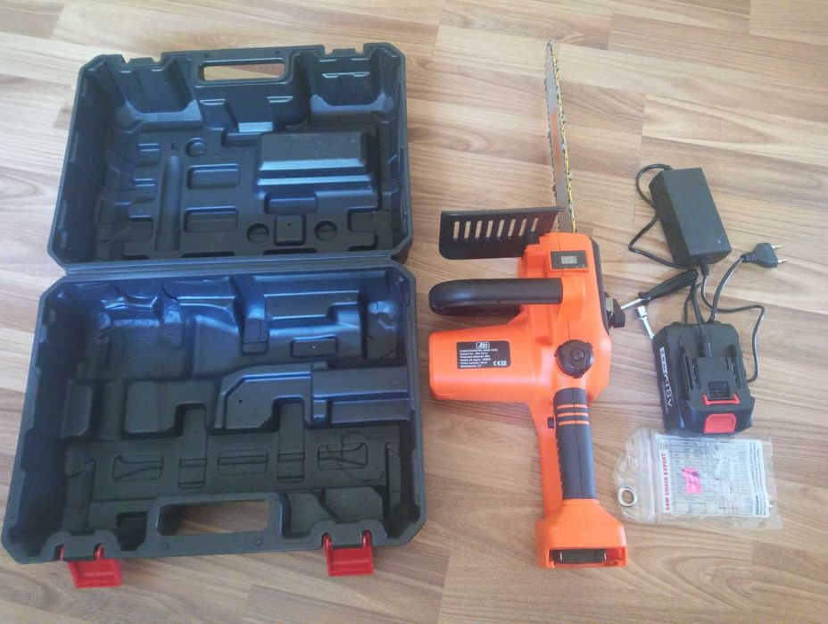 Fierăstrău  electric fara perie cu acumulator