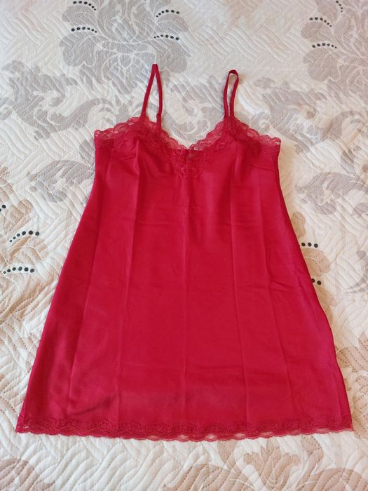 Сатенена нощница