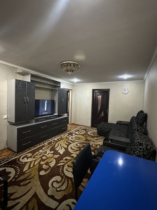 Продаётся 2/4/4 квартира 2-в-3 комнатная Чиланзар -5 квартал