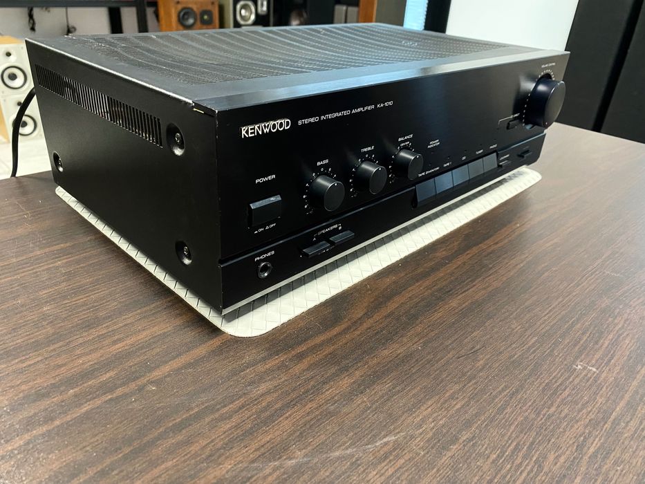 Транзисторен усилвател Kenwood