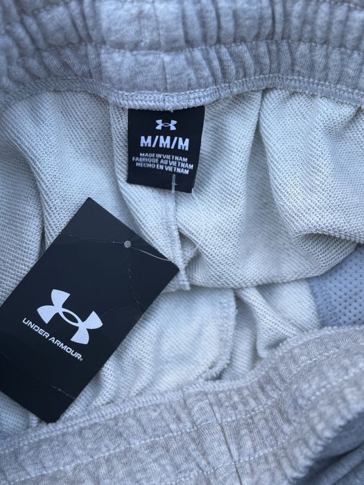 Pantaloni de trening Under Armour M