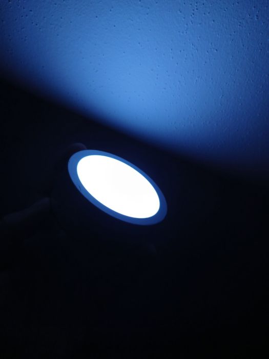 Lampa de camera cu lumini