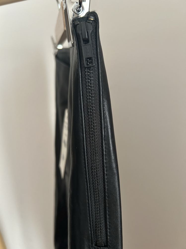 Pantaloni piele naturala negru ZARA