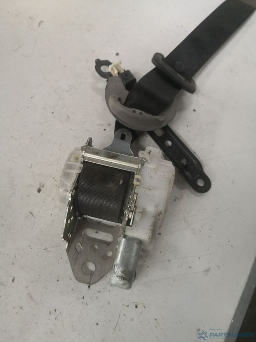 Centura siguranta dreapta fata TOYOTA RAV 4 III (_A3_) [ 2005 - 2013 ] OEM 1j082531
