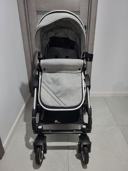 Vând cărucior de bebe 2in1