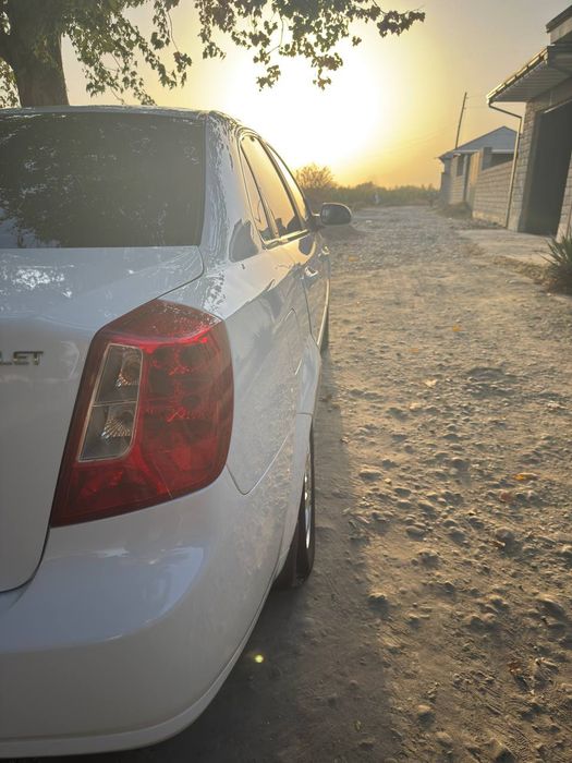 Chevrolet Lasetti 1.8 2010 Yil Sotiladi srochni!