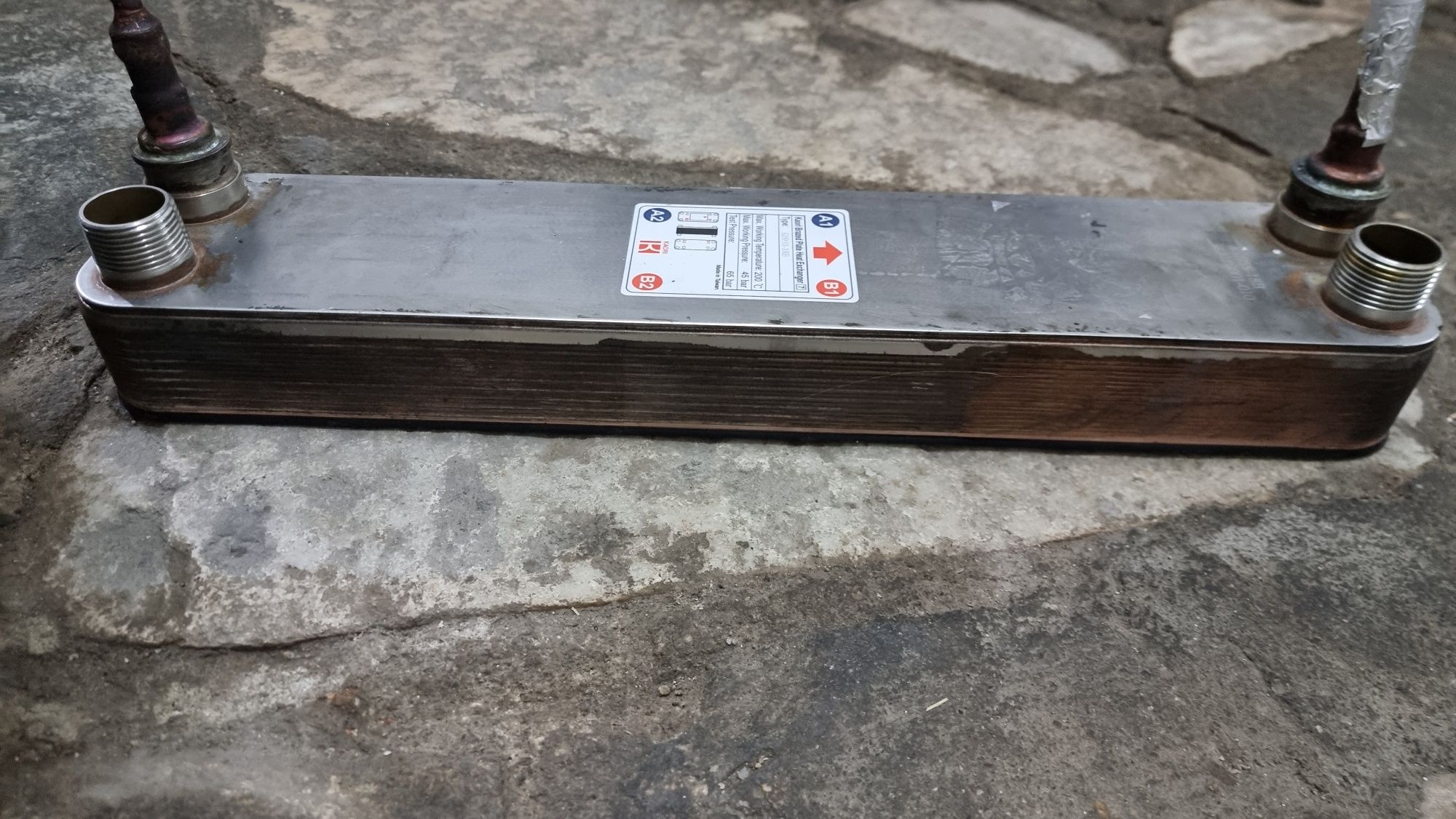 Продавам пластинчат топлообменник фреон-вода KAORI K095S 18B R32