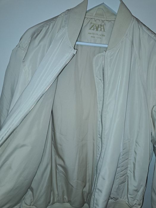 Бежово бомбър яке Zara
