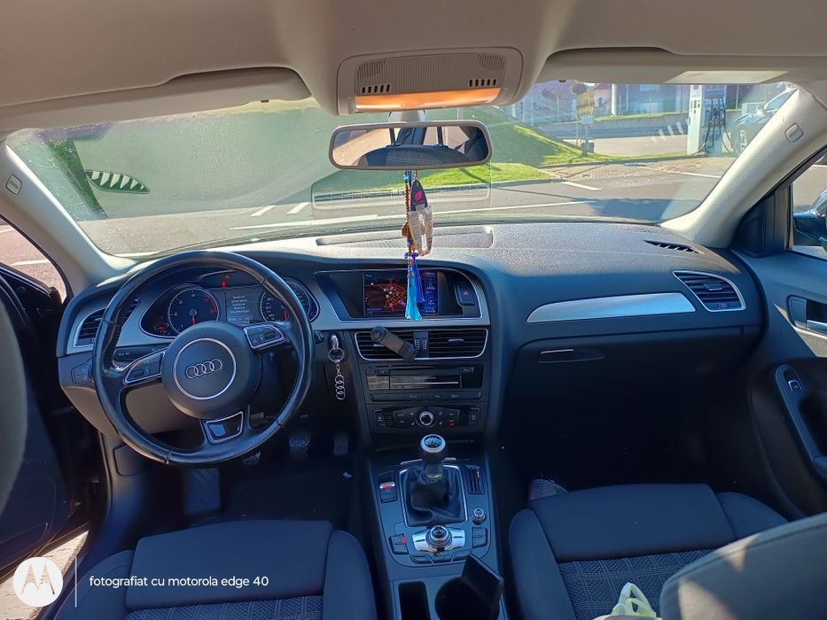 Vând Audi A4 B8 Avant 2.0 TDI