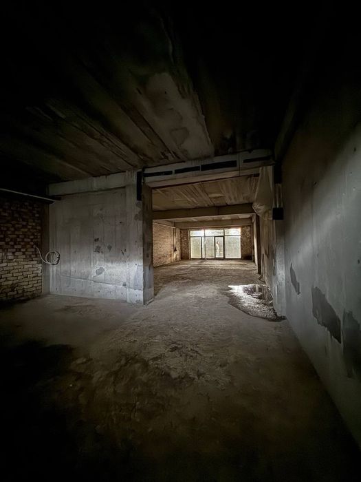 Нежилое помещение продаётся на цокольном этаже Яккасарай рн Нукус ул.