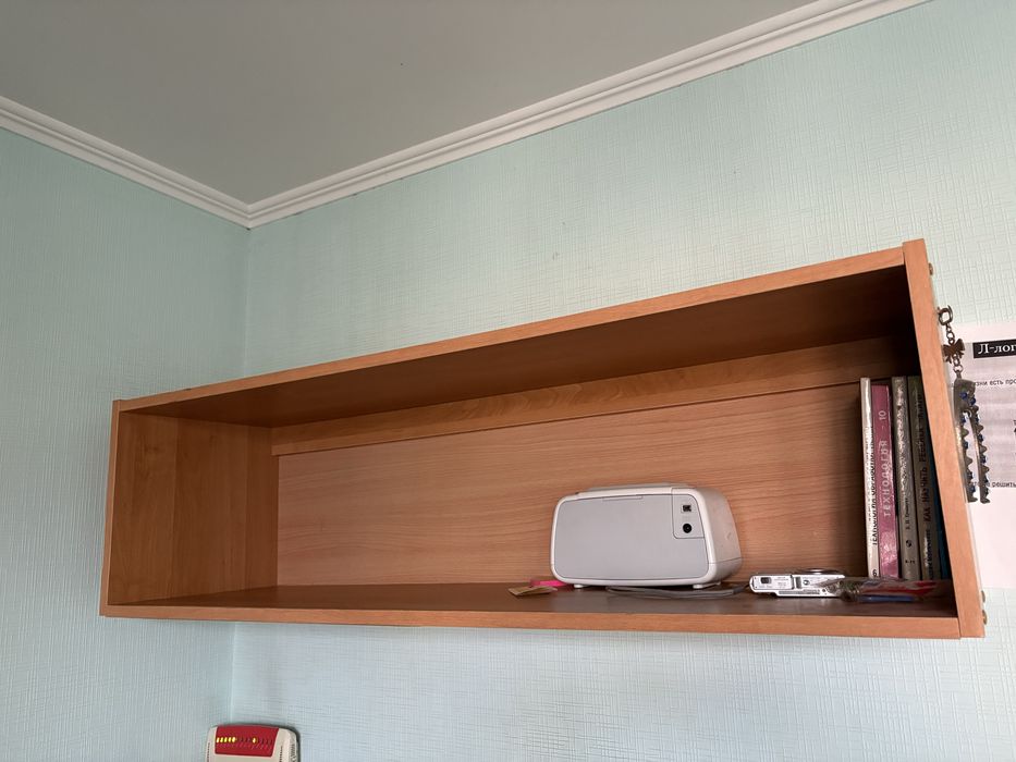 Полка для книг и др. Принадлежностей