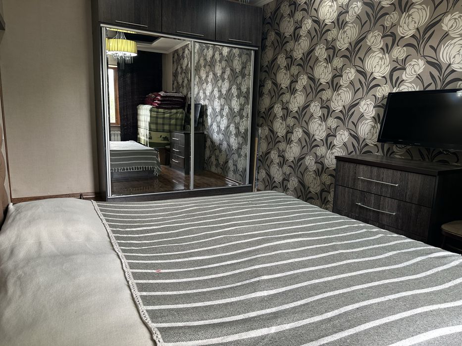 4/3/5 Юнусабад-15. С хорошим ремонтом, мебель, техника