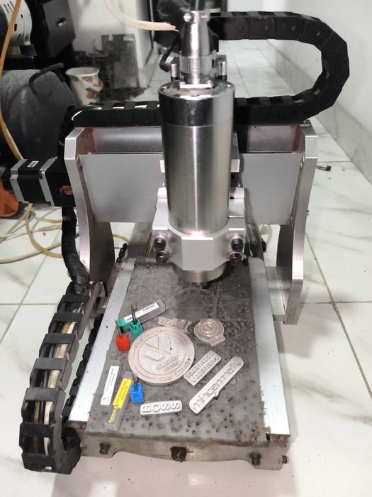 продам настольный чпу фрезерный станок 800вт