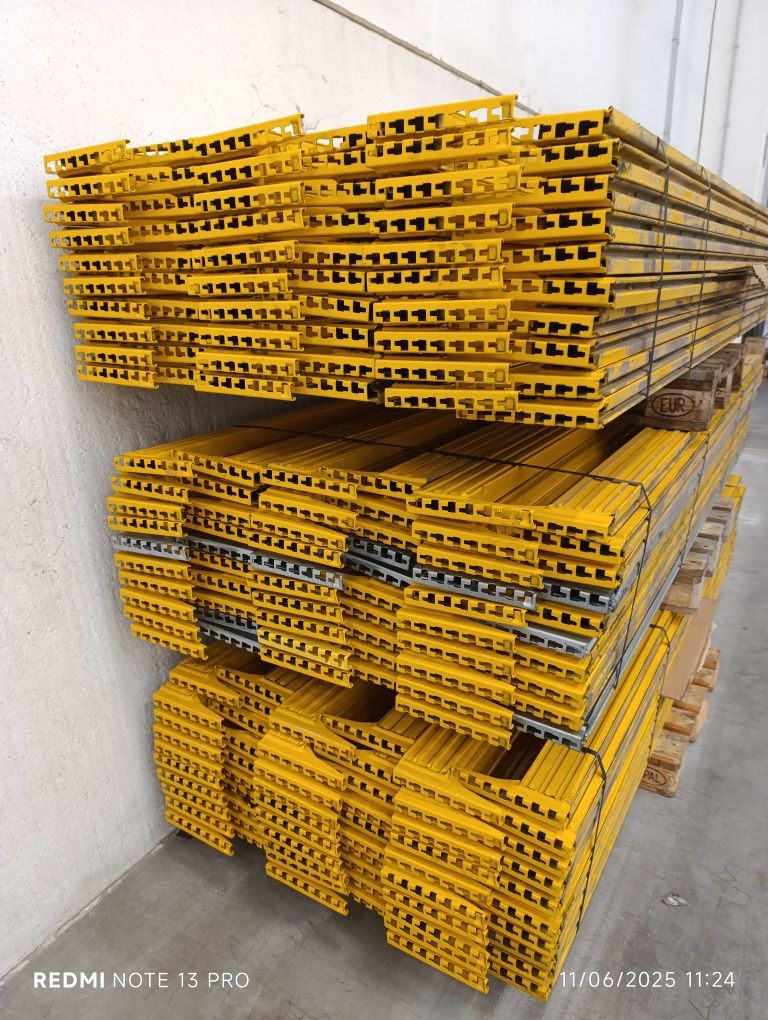 Rafturi metalice pentru paleți și picking.