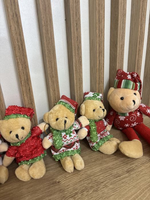 Плюшени коледни играчки