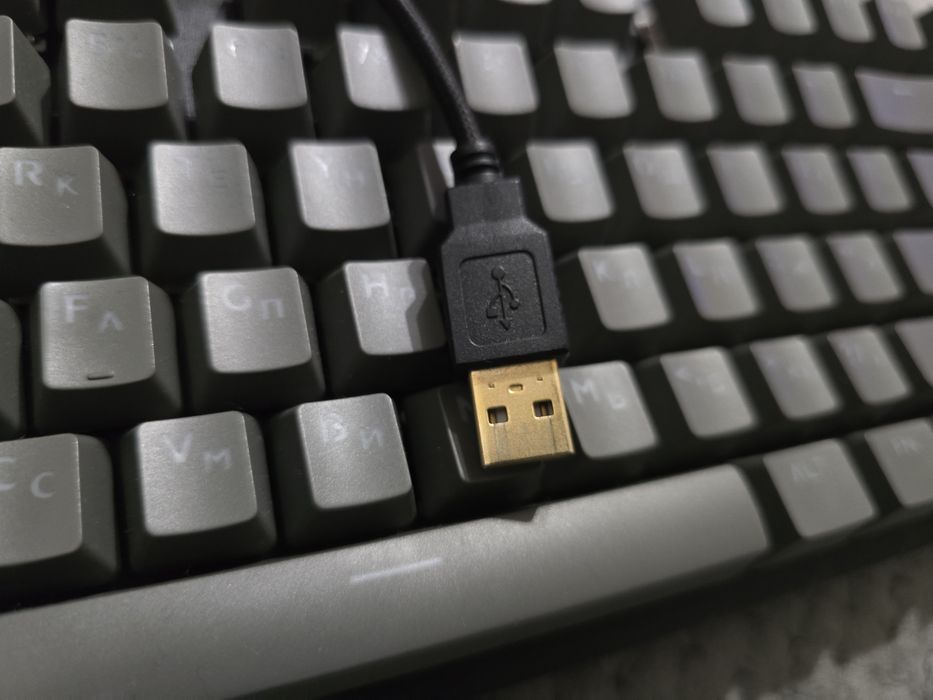 Продам клавиатуру Red Square Keyrox TKL