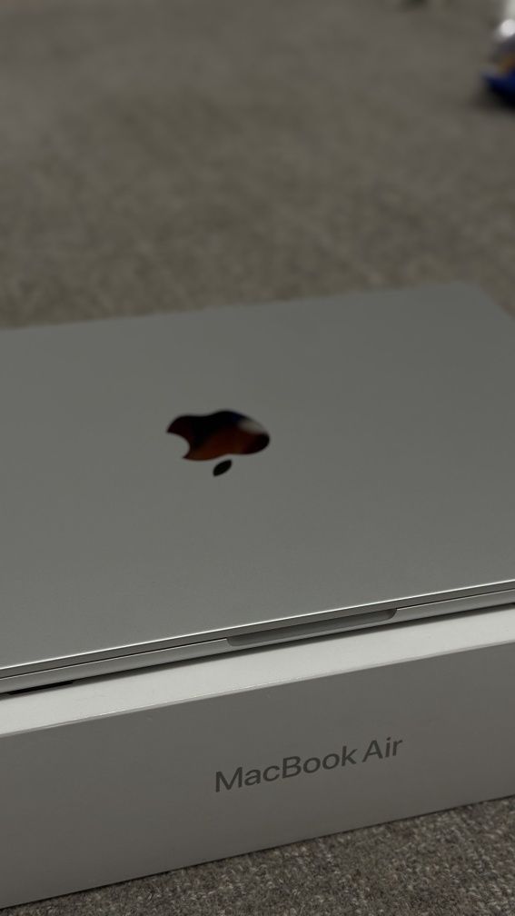 Macbook air 13 M3 2024