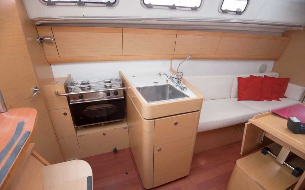 Velier BENETEAU FIRST 35 (OPS) - multiple imbunatatiri,TVA deductibil