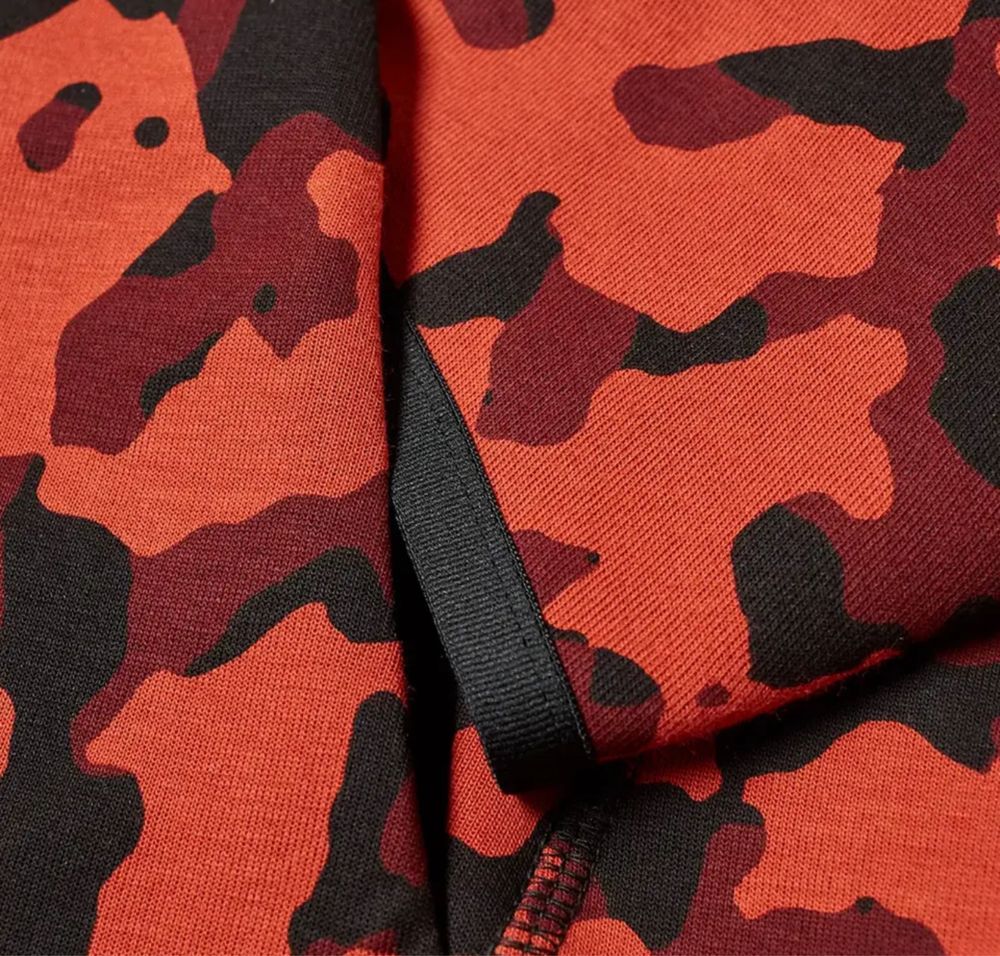 Мъжки комплект Nike Tech Fleece Red Camo - размер XL