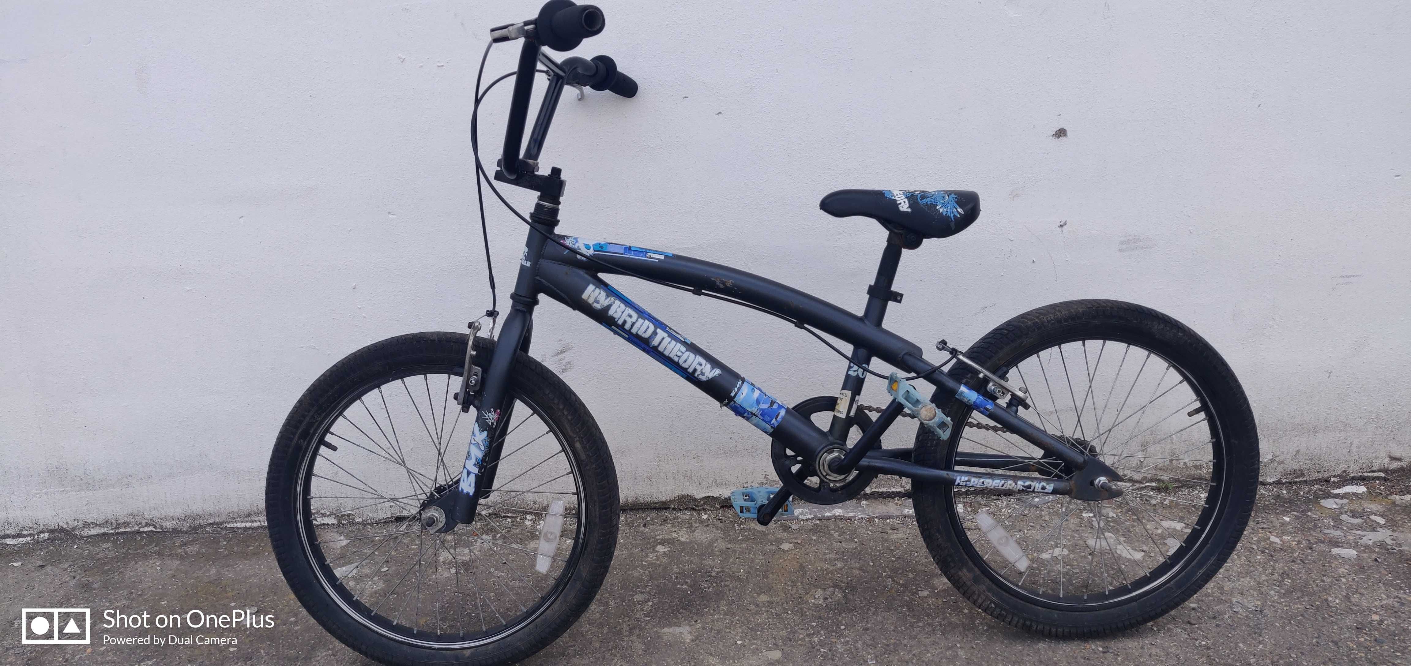 Bicicleta Bmx cu roti de 20 inch