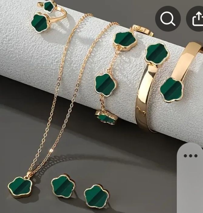 Продам набор бижутерии