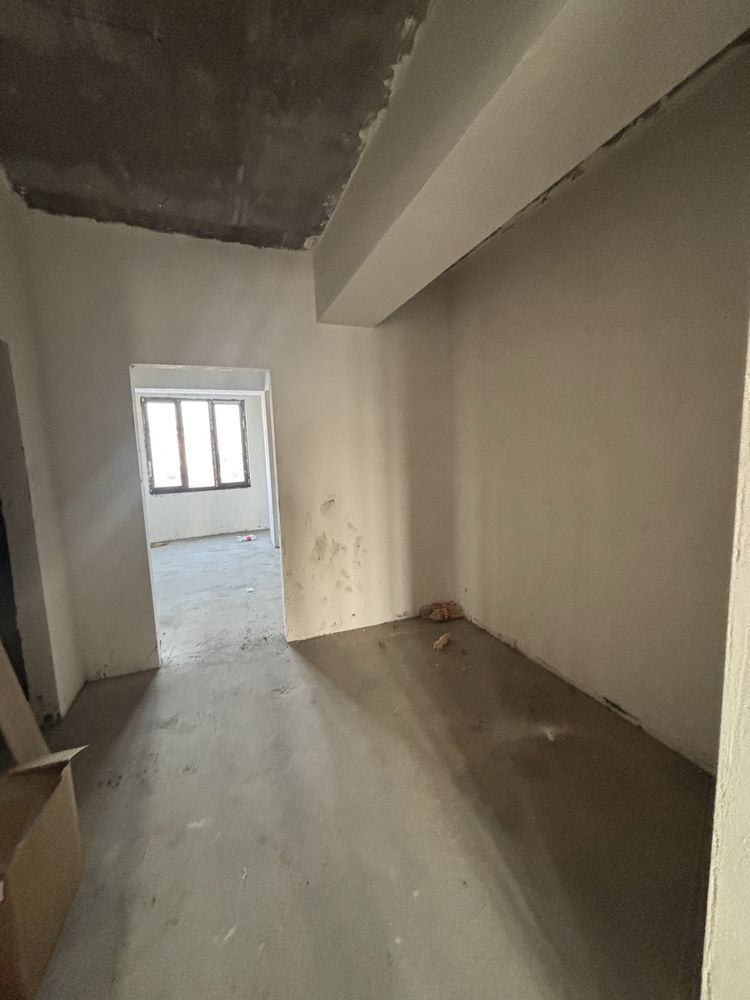 Uy sotiladi MirzoUlig'bek  rayon boz bazzar.