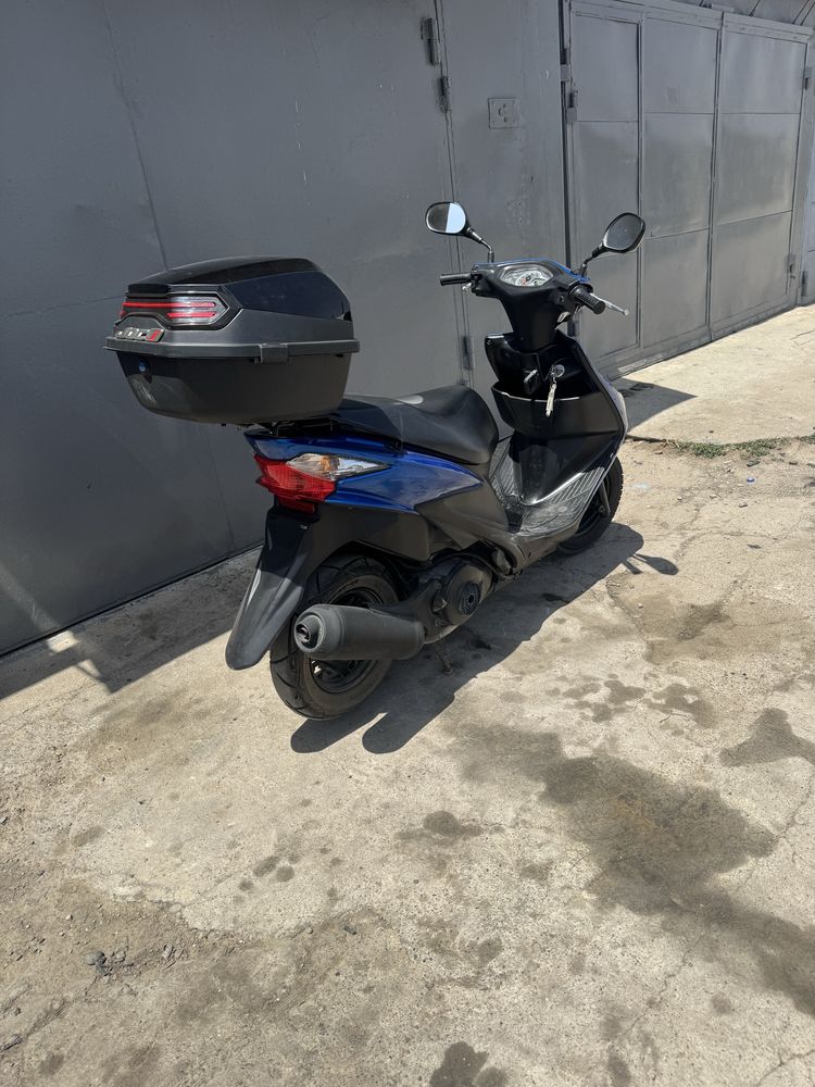 Suzuki adress v 125s