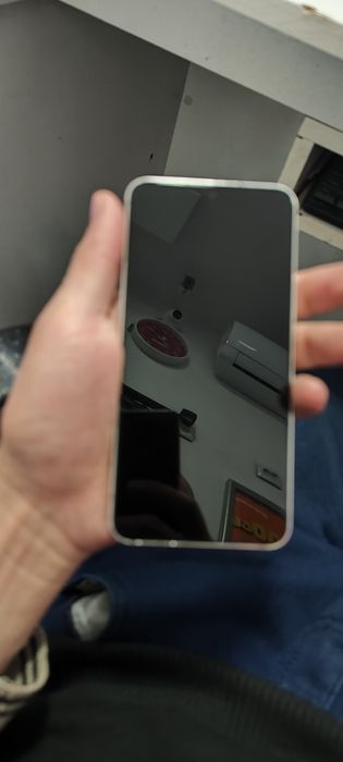 Samsung S22.  Juda arzon